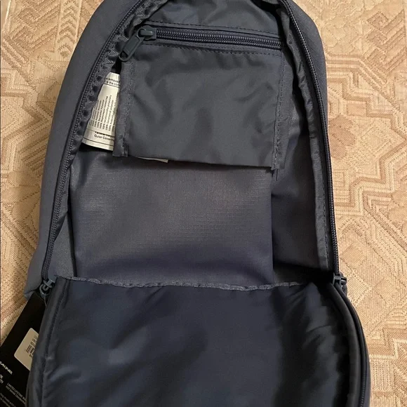 Dakine Cosmo 6.5L Blue Backpack/NWT - Picture 7 of 13